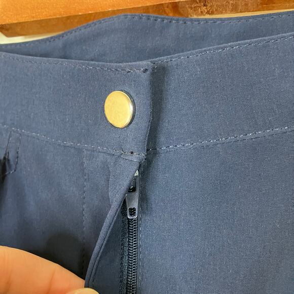 Zenergy by Chicos | Navy Windbreaker Material Pants Polyester Blend Chico 1/US 8 - Picture 3 of 8